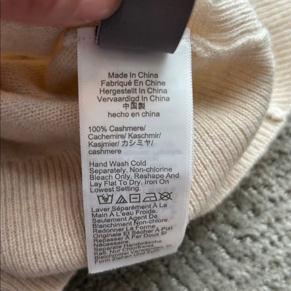 J-Crew Women’s 100% Cashmere classic-fit crewneck sweater Long sleeve Size Small - Picture 7 of 10